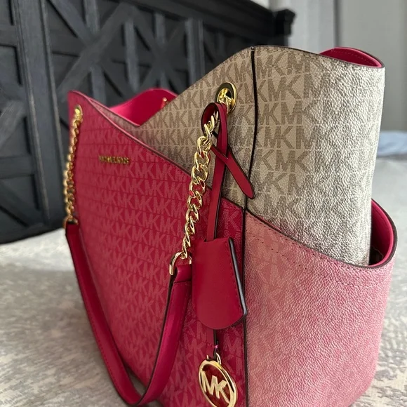 Michael Kors Jet Set Travel Large Chain Shoulder Tote - Picture 3 of 9